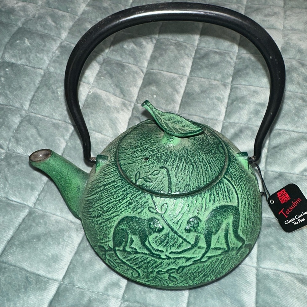Joyce Chen Japanese Tetsubin Cast Iron Tea Pot Year of the monkey NWT Pristine